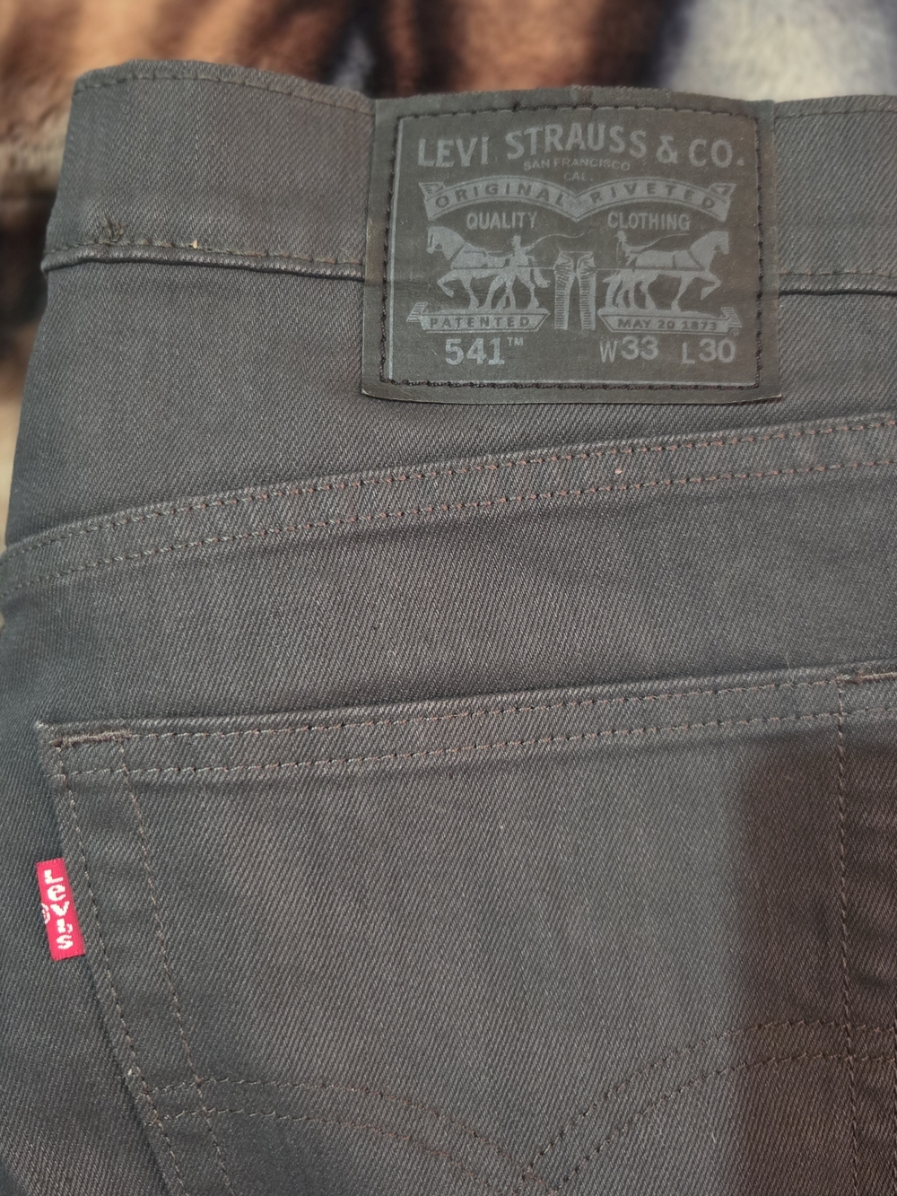 Levi's 541 Relaxed Fit Men's Jeans in Charcoal Gray